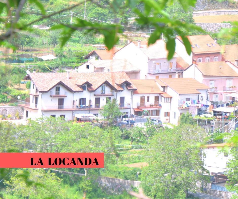 Agriturismo Il Pettirosso Аджерола Экстерьер фото