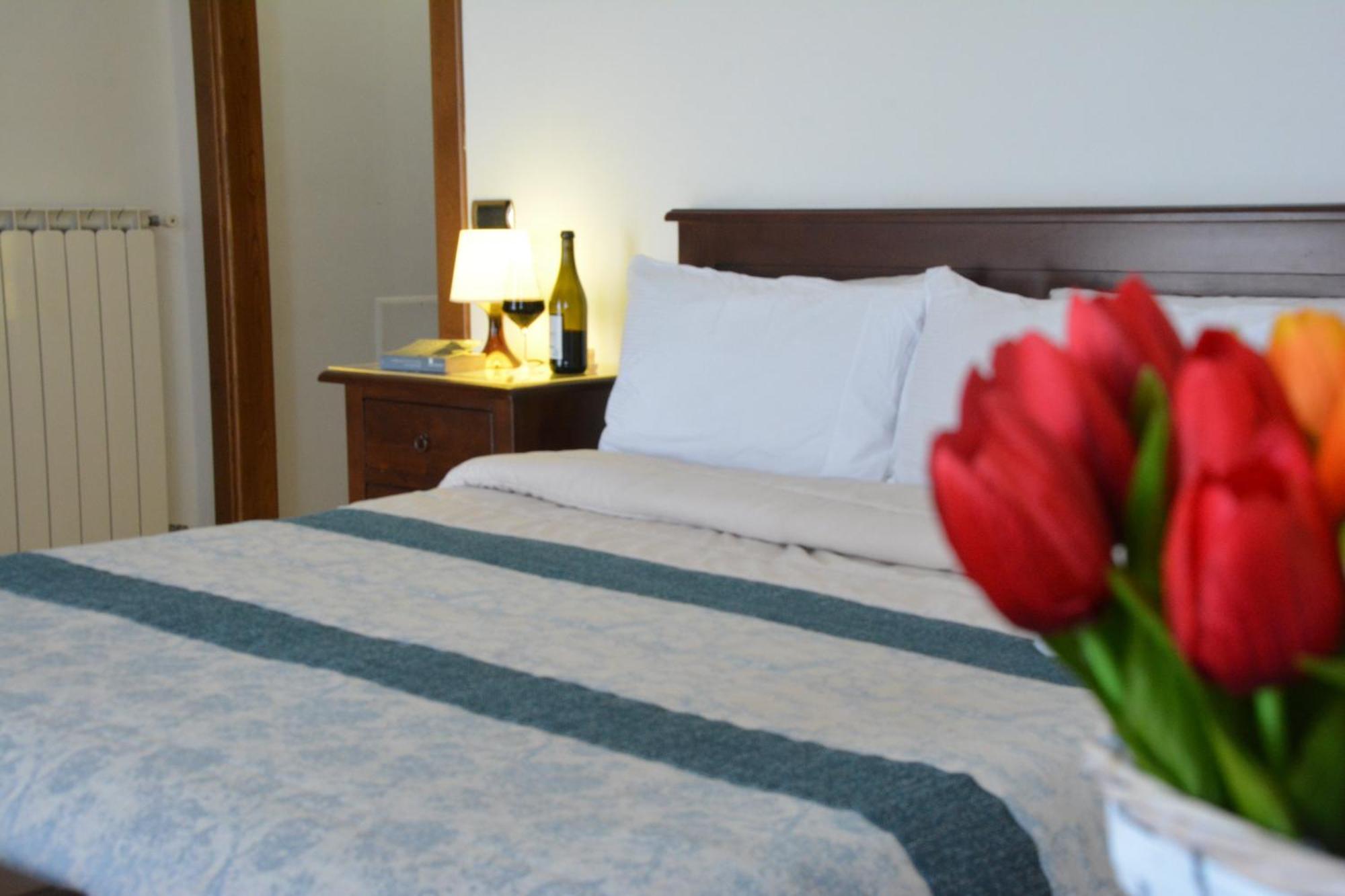 Agriturismo Il Pettirosso Аджерола Экстерьер фото