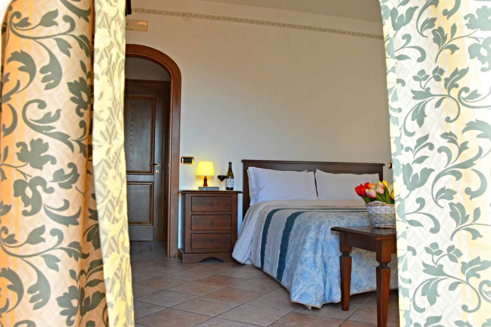 Agriturismo Il Pettirosso Аджерола Экстерьер фото